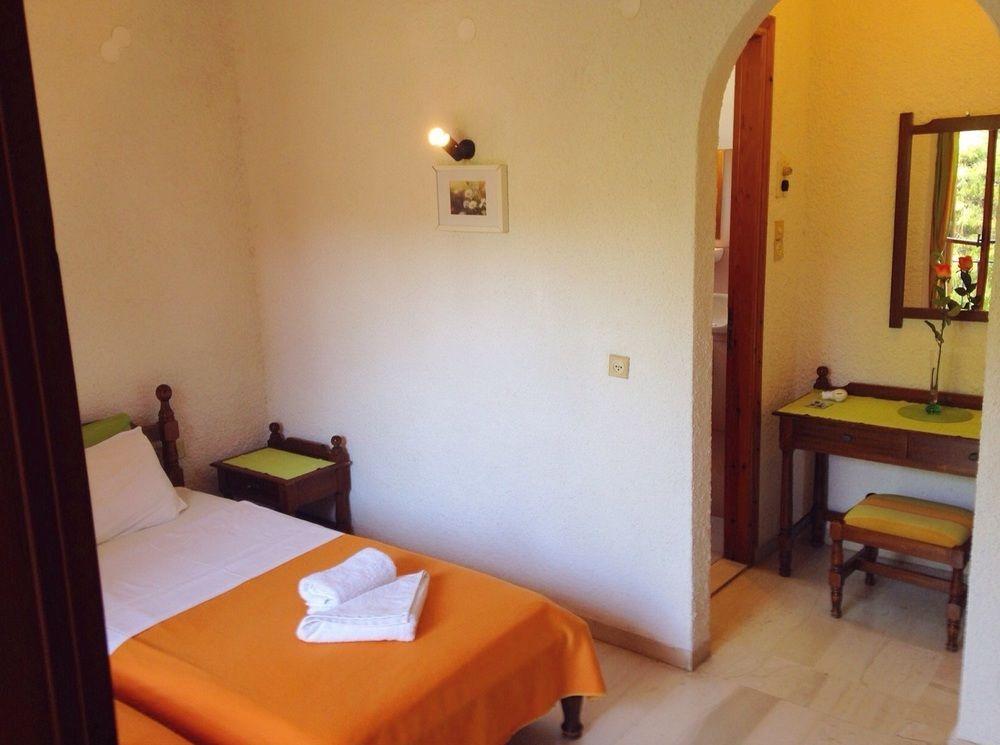 Artemis Rooms Agia Marina  Экстерьер фото