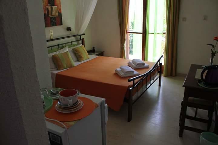 Artemis Rooms Agia Marina  Экстерьер фото